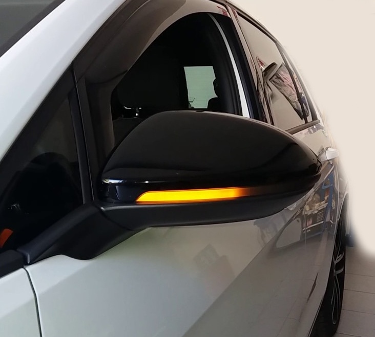 Dynamic Side Mirror Turn Signals Smoke